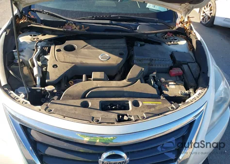 2015 Nissan Altima 2.5 S из США, поврежденный, VIN 1N4AL3AP8FC574917